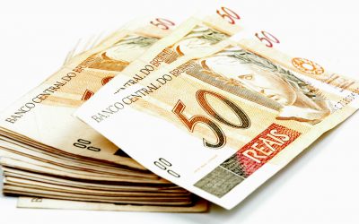 Apesar de novo piso, salário de professor continua baixo