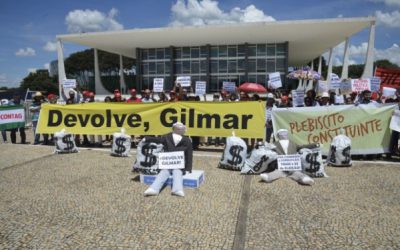 Movimentos sociais fazem ato contra Gilmar Mendes em frente ao STF