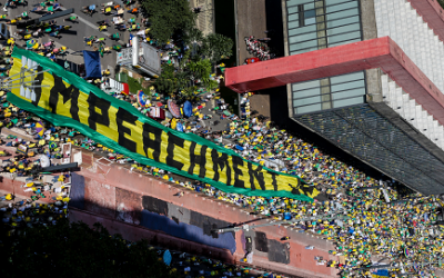 Por que a direita saiu do armário?