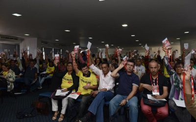 Educadores aprovam projeto de piso nacional profissional para toda a categoria