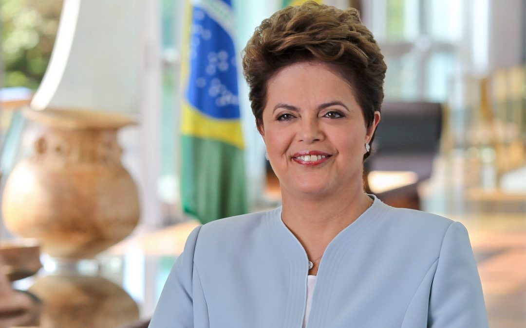 Usar a crise para chegar ao poder é versão moderna do golpe, afirma Dilma