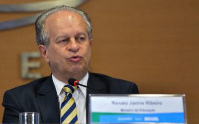 MEC apresenta proposta de base curricular nacional para ensino fundamental