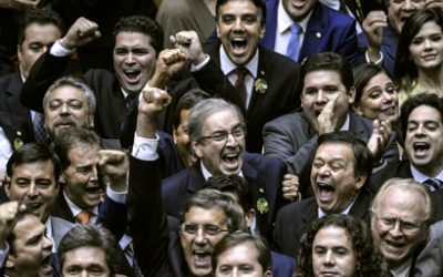 Quem ganha com a onda ultra-conservadora que ameaça a democracia no Brasil?