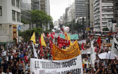 90 mil marcham pela educação em São Paulo