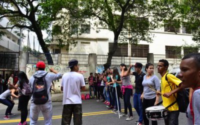 Sobe para 37 o número de escolas ocupadas em SP, diz sindicato