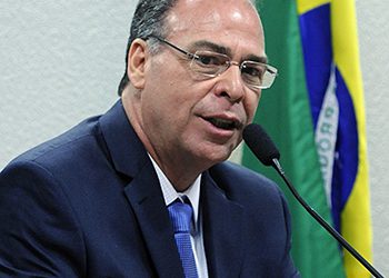 Atuais professores e funcionários devem ser incluídos na nova carreira do Magistério Federal da Educação Básica