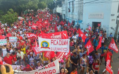 Sindiute participa de mobilização em defesa da democracia e contra o golpe