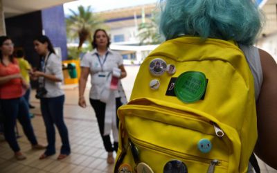 Peso da mochila não deve ultrapassar 10% do peso das crianças e adolescentes