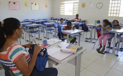 Mais da metade dos estados não paga o piso salarial aos professores, diz CNTE
