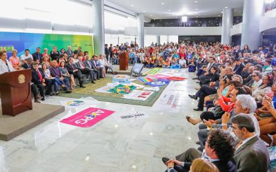 CNTE participa de encontro da educação pela democracia