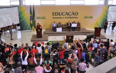 Dilma convoca CONAE 2018 em solenidade com participação da CNTE
