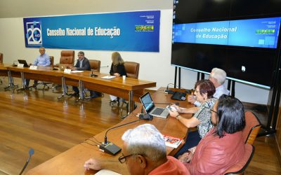 CNTE discute formação de funcionários da educação básica no CNE