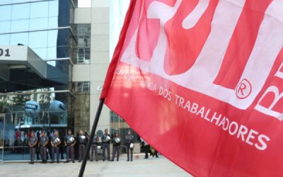 Em defesa da Petrobrás e do pré-sal, petroleiros vão às ruas