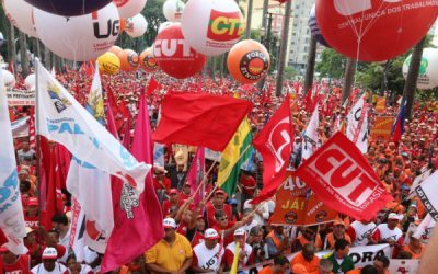 Propor jornada de 80 horas semanais é uma provocação ao povo brasileiro