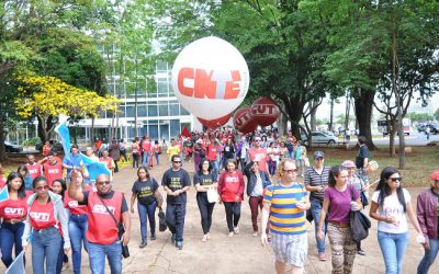 Trabalhadores protestam contra o desmonte do estado