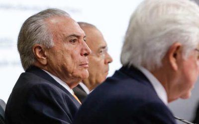 Privatizá-las-ei porque são públicas!