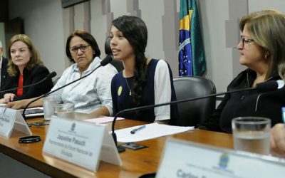 Pressão social é única forma de parar a PEC da morte no Senado