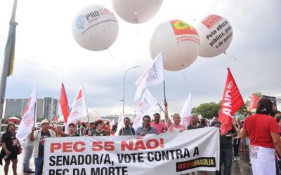 Trabalhadores marcham contra retirada de direitos