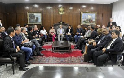 Por pressão da CUT, terceirização é adiada no Senado Federal
