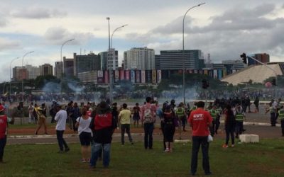 Democracia desmancha e ilegítimos destroem futuro do país