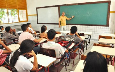 Piso salarial nacional do magistério em 2017 deverá ser de R$ 2.298,80