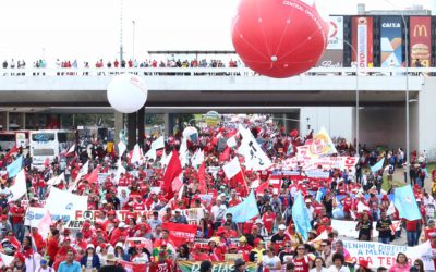 Mais de 200 mil pessoas ocuparam Brasília nesta quarta (24)