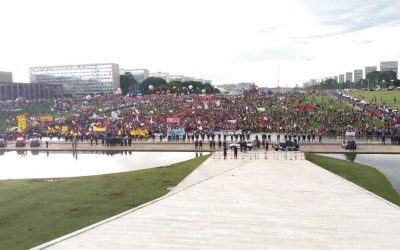 Educadores mobilizam centenas de caravanas rumo ao Ocupe Brasília