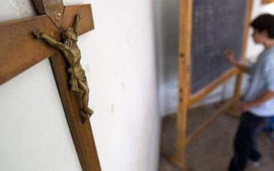 STF ataca ensino laico e aprova proselitismo religioso na escola