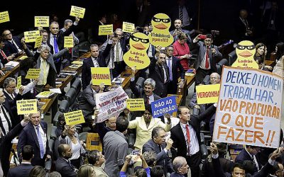 Maioria dos deputados decide barrar segunda denúncia contra Temer