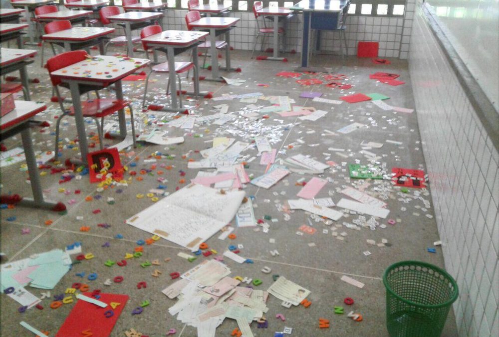 Nossa solidariedade à comunidade escolar da Escola Municipal 2 de Dezembro