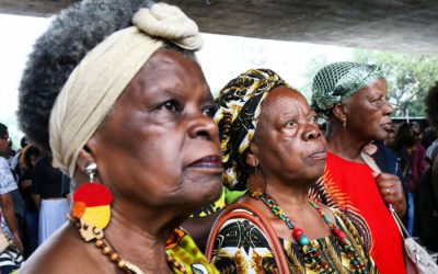 Mulheres negras sofrem mais com trabalho precário e falta de investimentos