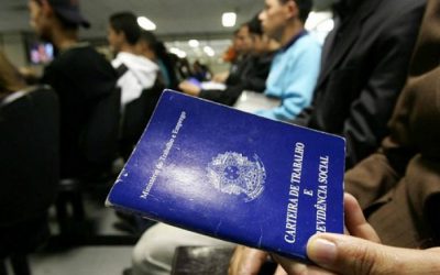 Falta trabalho para 27,6 milhões de brasileiros e desalento bate recorde