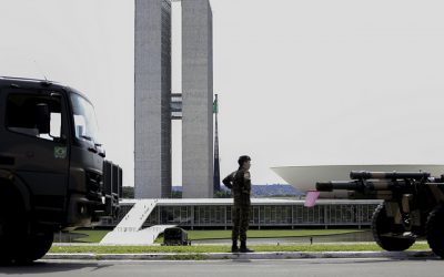 Para Luiz Gonzaga Belluzzo, visão dos militares que estão no poder é “antiquada”