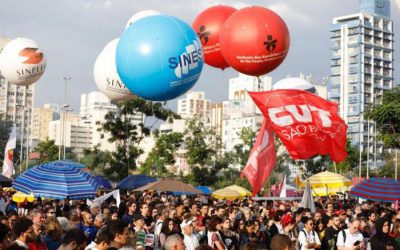 Povo sai às ruas em todo o país pela educação e rumo à greve geral