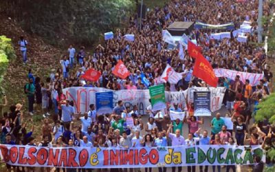 Começa onda de protestos contra política de cortes de Bolsonaro