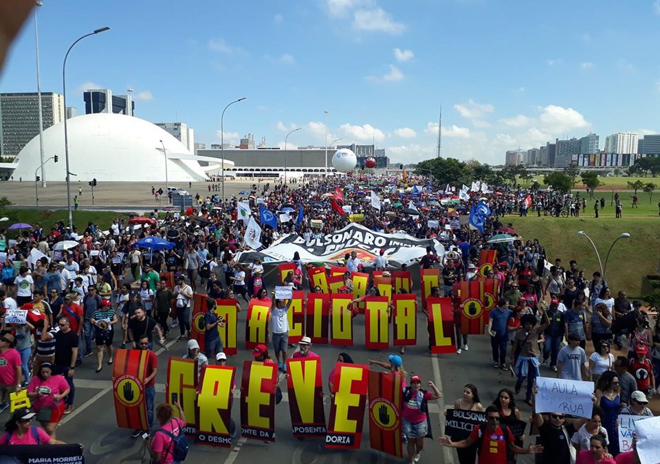 CNTE convoca todos para as mobilizações nos dias 2 e 3 de outubro para barrar os cortes na educação