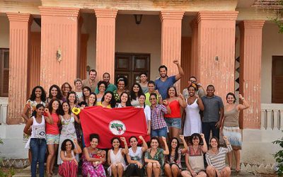 Resistir às violações de direitos é defender o Centro de Formação Paulo Freire