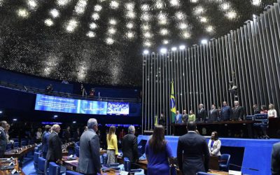 Reforma: Senado adia votação para quarta, 25. Ato das centrais também foi adiado