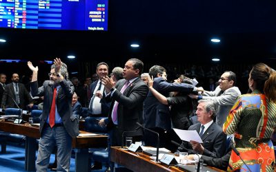 Senado surpreende e mantém regra para concessão de abono salarial