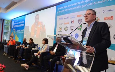 Políticas privatistas assediam a educação na América Latina