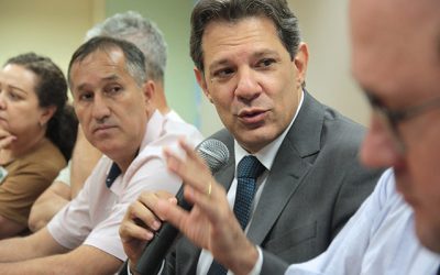 “É uma desconstrução de políticas públicas”, diz Haddad sobre a educação no Brasil