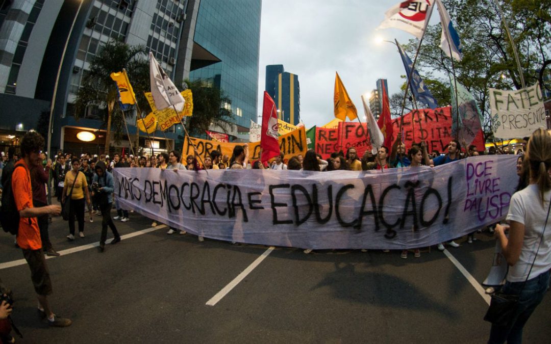 Maioria dos brasileiros defende educação gratuita da creche à universidade
