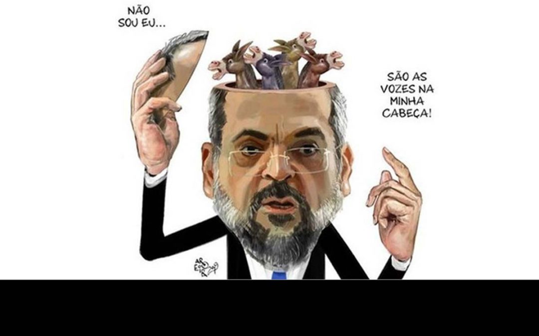 Em 2 mezes o Weintraub cometeu 33 herros no Twitter. É dia sim, dia não. Ou seja, ele acerta 50%. Não tá bom?