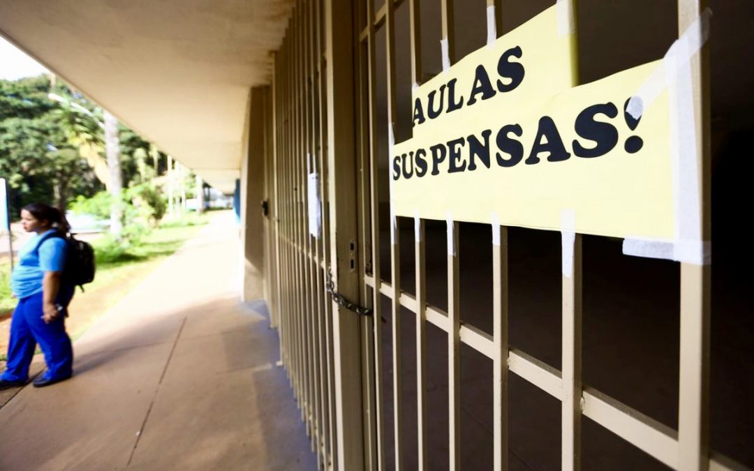 Alunos e professores da rede pública: dificuldades para manter estudos