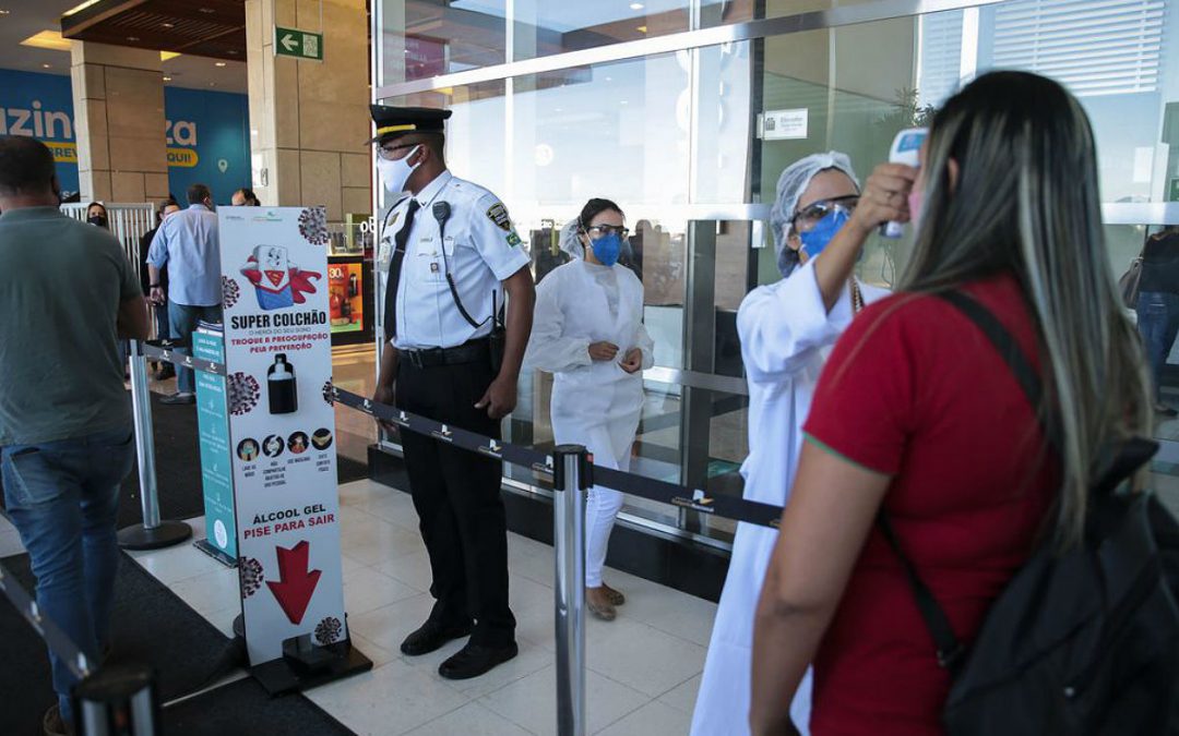 Brasil faz tudo errado e pode ser tornar primeiro no mundo em casos de covid-19, critica ex-ministro