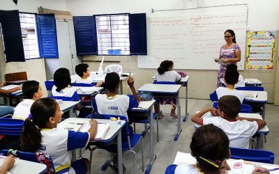“Teto de Gastos” deixa milhões de crianças fora da escola, explica educadora