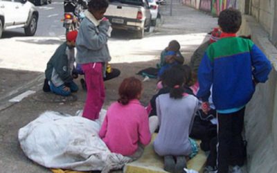 Trinta anos de ECA: crianças trabalham nas ruas para ajudar suas famílias