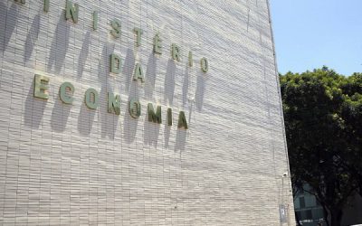 Reforma administrativa leva Brasil de volta ao período de cargos como moeda de troca