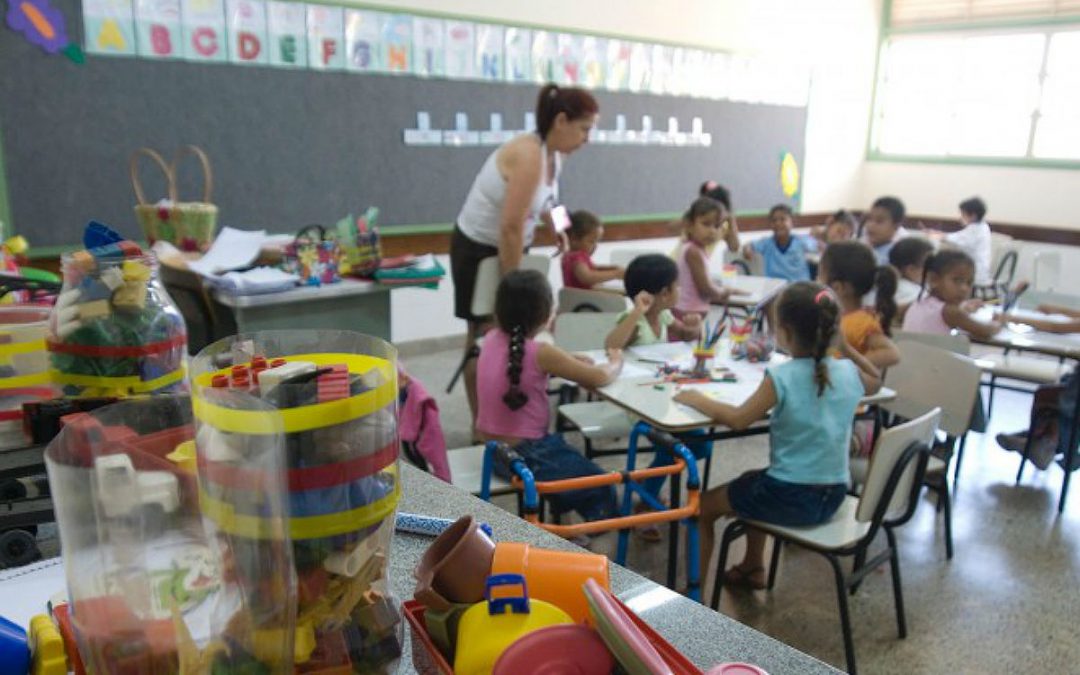 Reabertura de escolas beira a irresponsabilidade, diz especialista