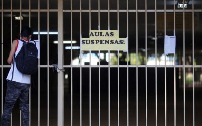 Apesar dos riscos, governos do RS e de SP insistem na volta às aulas presenciais